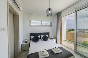 3 chambres, coffres-forts dans les chambres, fer et planche Ă repasser