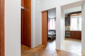 Superior-Apartment | 1 Schlafzimmer, Allergikerbettwaren, individuell dekoriert