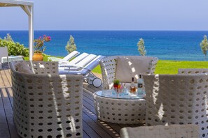 Terrace/patio - Protaras Beachfront Dream Villa (Protaras)
