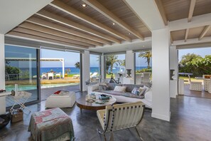 TV - Protaras Beachfront Dream Villa (Protaras)