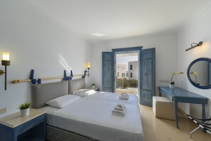 3 bedrooms, in-room safe, iron/ironing board, free WiFi