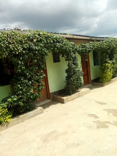 Flavours Lodge - Gilgil