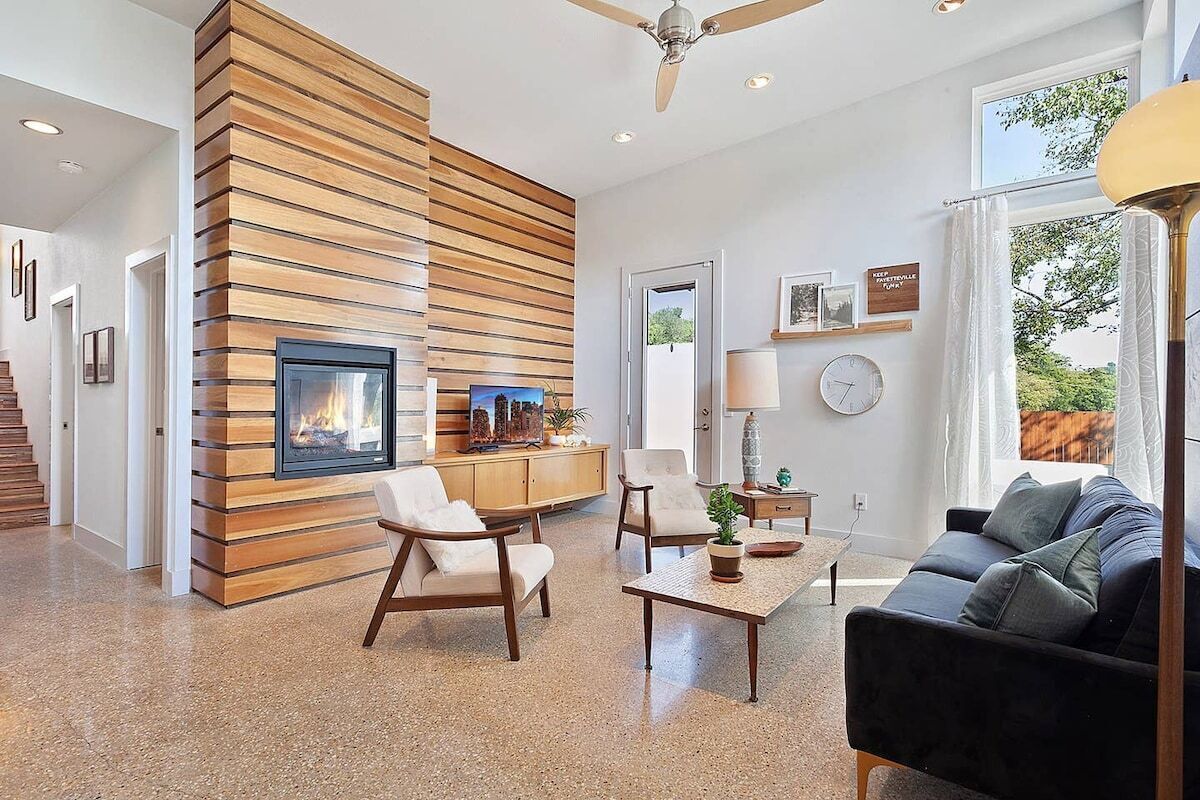 Televisión, chimenea, oficina