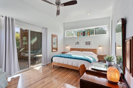 3 bedrooms, iron/ironing board, WiFi, bed sheets. The Local - 2 Blocks to Downtown Fay