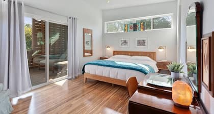 The Local - 2 Blocks to Downtown Fay