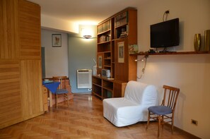 Fernseher, Bücher, Drucker