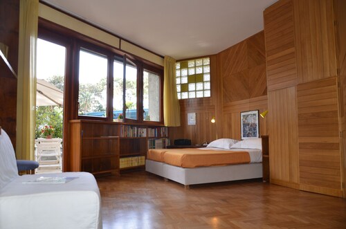 Villa Scimemi in Mondello- Independent studio apartment in elegant seafront villa