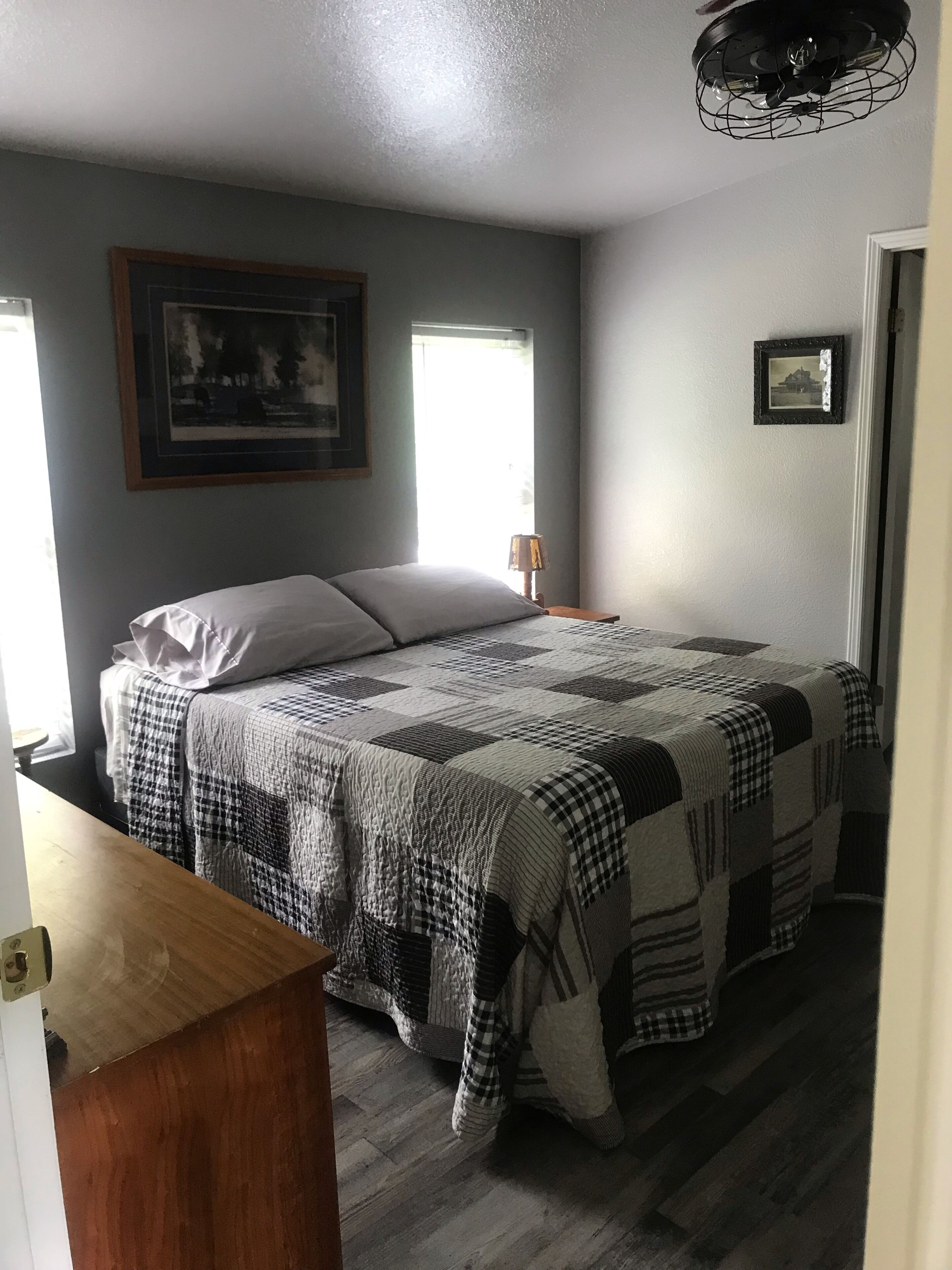 Beautiful St Joe River Home, Road/Boat accessible, Dock/Deck to enjoy your stay