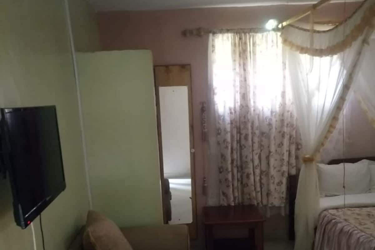 Desk, free WiFi, bed sheets