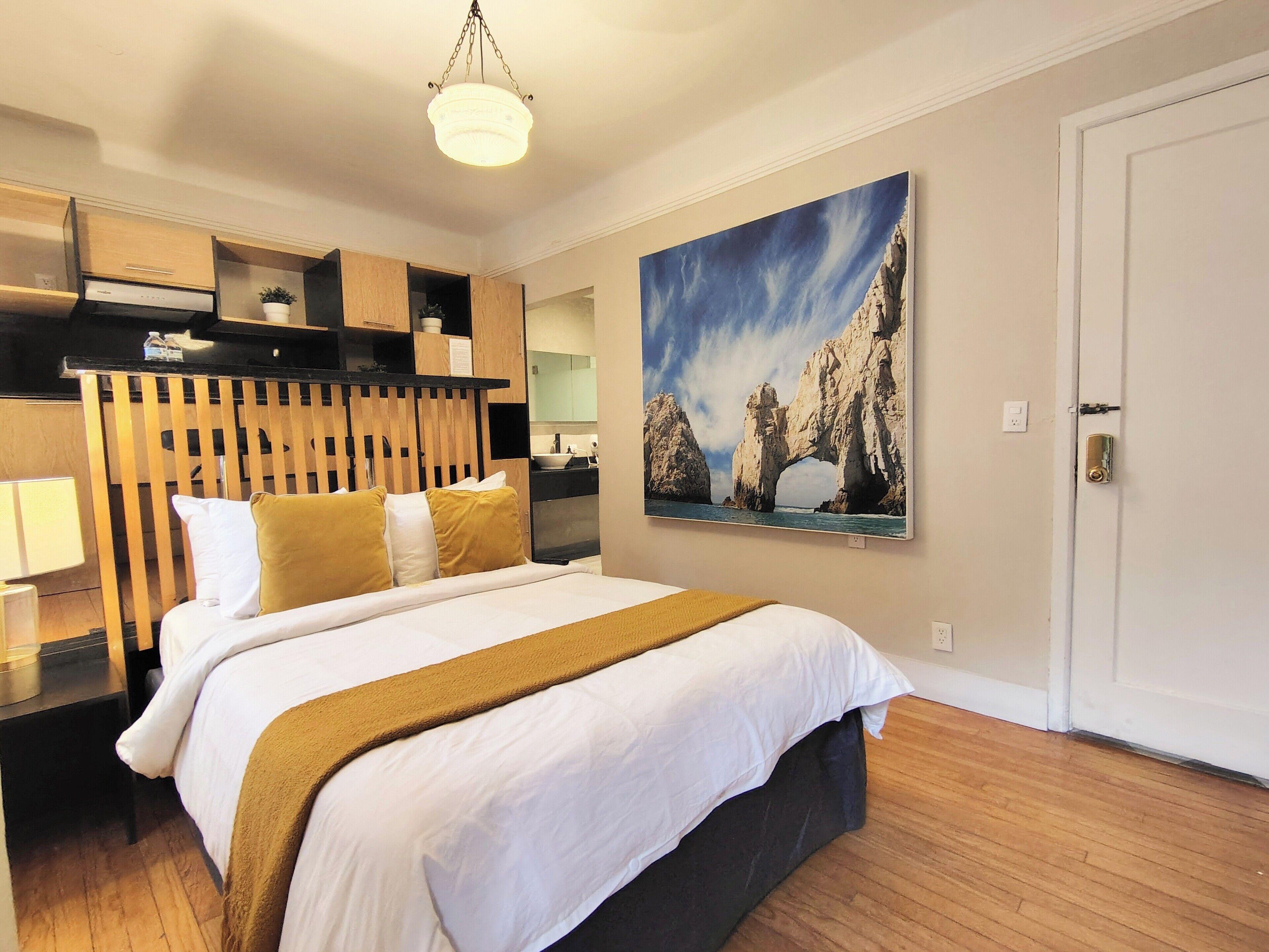 Loft, 1 Double Bed, Private Bathroom | 獨特設計、獨特裝修、書桌、手提電腦工作空間