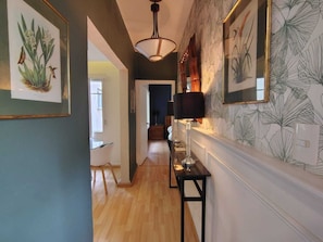 Standard Room, 2 Double Beds, Shared Bathroom | Living area