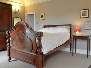 3 bedrooms, free WiFi, bed sheets - 3 bedroom accommodation in Newton Stewart (Newton Stewart)