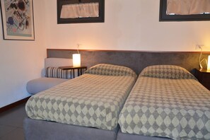 1 chambre, fer et planche à repasser, Wi-Fi gratuit, draps fournis