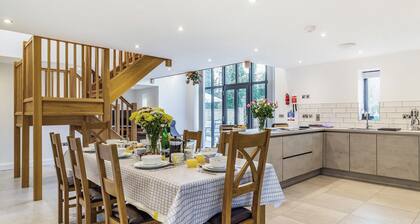 4 bedroom accommodation in Wicken, near Soham