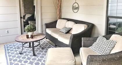The Willow Oak Large 2400 sf home 3 bed 2 bath