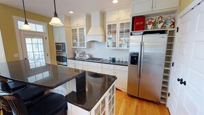 Private kitchen - River House 1W (Ottawa)