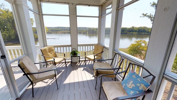 Unclassified image, 1 of 32, button - River House 1W (Ottawa)