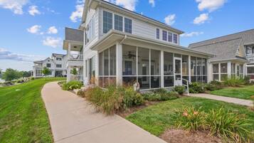 House, 1 King Bed (Bow Wow on the River) | Exterior