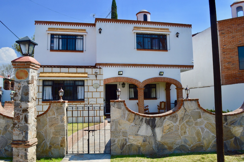 Hermosa casa en el centro de Tequisquiapan, 24 personas