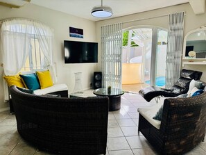 Unclassified image, 4 of 16, button