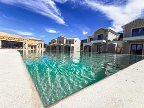 Piscine extérieure, piscine chauffée