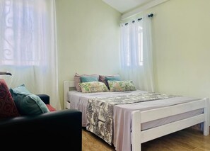 4 bedrooms, iron/ironing board, travel crib, free WiFi - Villa à 40metre de la mer à Flic en Flac   (Albion)