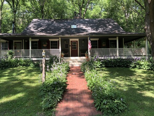 Close to Galena, close to perfect. Premier get away.  Three beautiful suites.