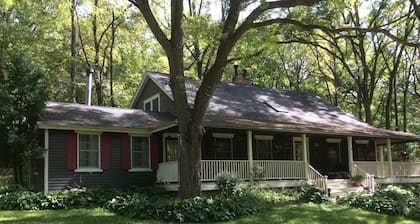 Close to Galena, close to perfect. Premier get away. Three beautiful suites.