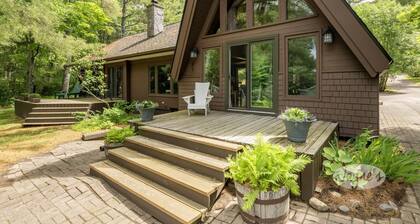 4 bdrm + loft! 3 bath. Cottage+Renovated Guest Cabin!