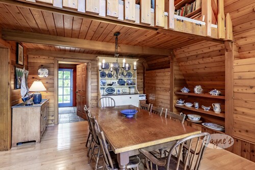 Avondale - Lake Joe Central 4 vuodetta + parvi! 3 kylpy. Mökki + remontoitu vierasmökki!