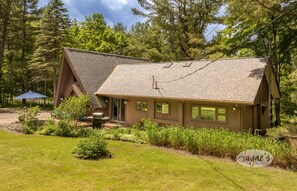 Exterior - 4 bdrm + loft! 3 bath. Cottage+Renovated Guest Cabin! (Port Carling)