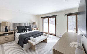 5 bedrooms, WiFi, bed sheets - 5 bdrm, Lake Rosseau, SW Exposure,! Gorgeous Sunsets! New Boathouse! (Minett)