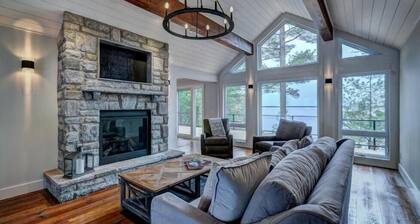 Gorgeous New Build w/ Main Cottage, Guest Cabin, Bunkies & Boathouse! Sunsets!