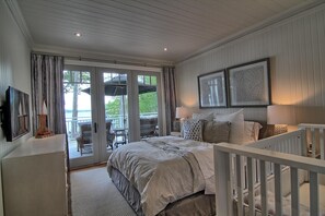 6 bedrooms, free WiFi, bed sheets