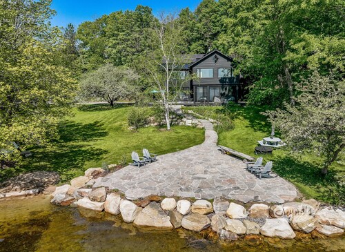 Brand New Build on Rosseau! 6 beds, 3 baths! Beach! Electric car charging!