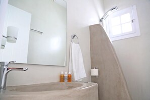Superior Apartment | Bathroom sink