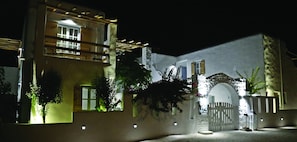 Front of property - evening/night - 8 Keys Residence (Paros)