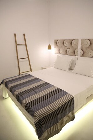 Room - 8 Keys Residence (Paros)