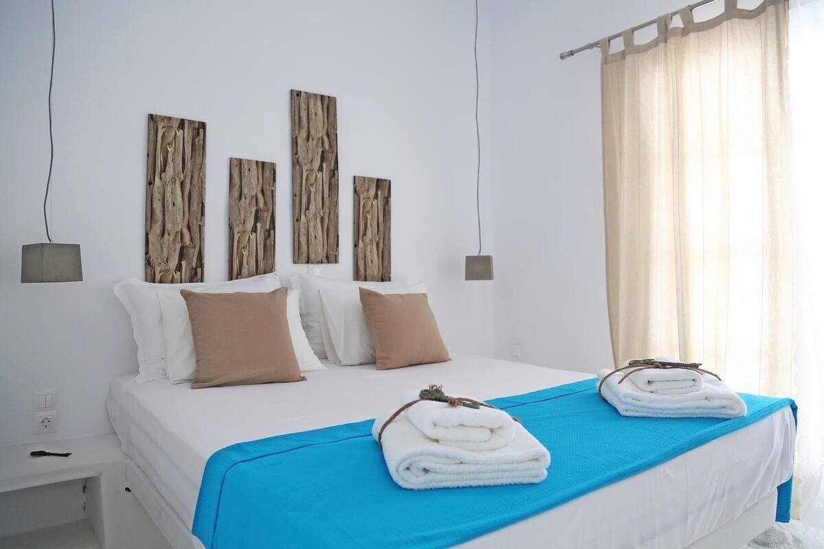 Superior Apartment | 2 bedrooms, in-room safe, free cribs/infant beds, free WiFi