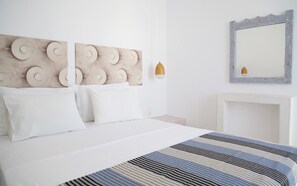 Apartment, 2 Bedrooms | In-room safe, free cribs/infant beds, free WiFi, bed sheets - 8 Keys Residence (Paros)