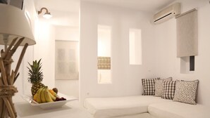Superior Apartment | Living area - 8 Keys Residence (Paros)