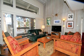 TV, caminetto, lettore DVD