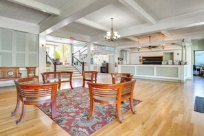 Lobby - First Responders Book With Us - Kona Islander Inn! (Kailua-Kona)