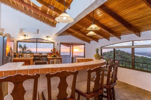 Casa Moreno - Spectacular Views, Close to Beaches, Marina, Tours, Shopping!