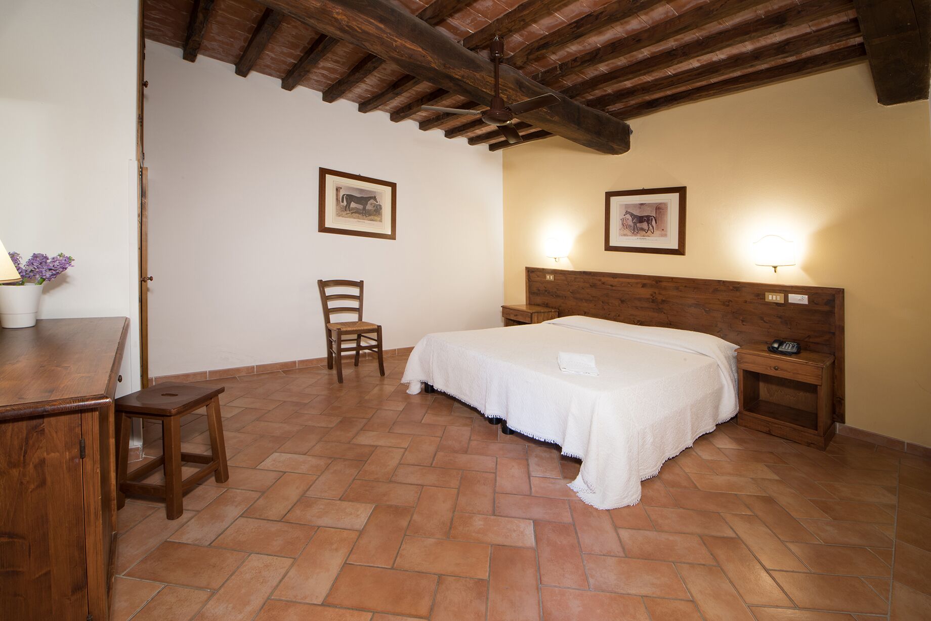 Portion medieval village (211), ground floor apartment 2 bedrooms 1 bathroom