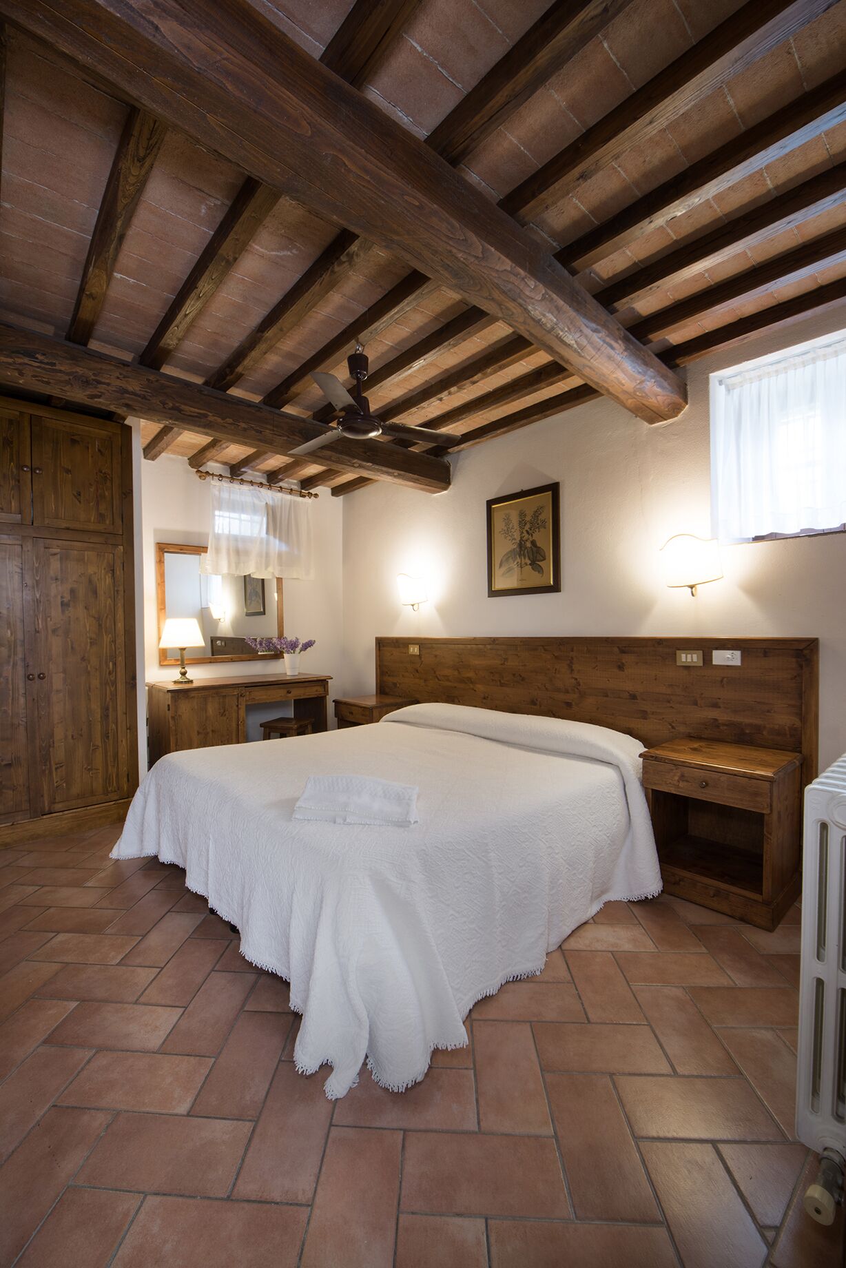 Double room Suite in a typical Tuscan medieval village (205), ground floor