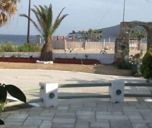 المنطقة المحيطة بالمنشأة