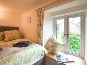 3 bedrooms, free WiFi, bed sheets - 3 bedroom accommodation in Bradwell (Bradwell)