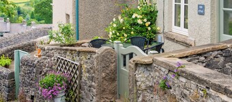3 bedroom accommodation in Bradwell