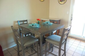 Dining - WATER FRONT SWEET HOME (Mesa)